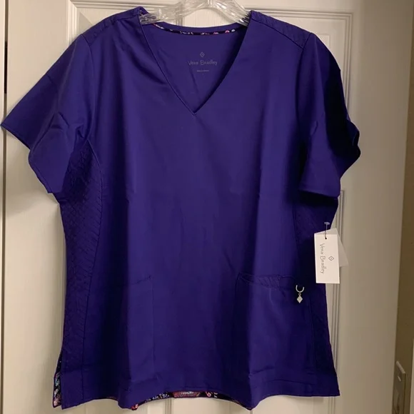 Vera Bradley scrub top Purple top LARGE - Picture 2 of 4